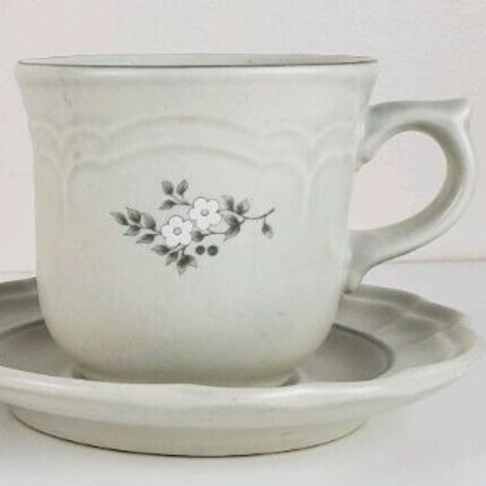 Mug Coffee Cup and Saucer 2 Pfaltzgraff USA Heirloom  Wedding Flowers Design